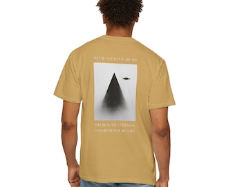 Außerirdisches UFO-T-Shirt "They're in the Goddamn Congressionional Record" von Age of Disclosure