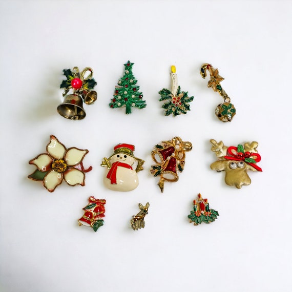 Lot of Christmas Brooches Pins - image 1
