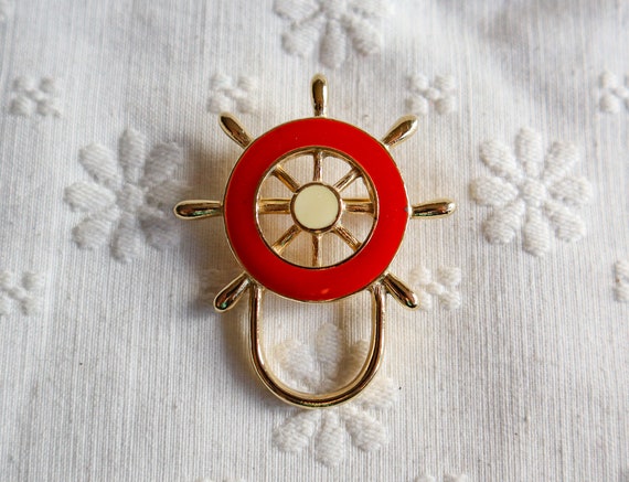 Eye Glasses Hanger / Holder Brooch, Vintage Ship H