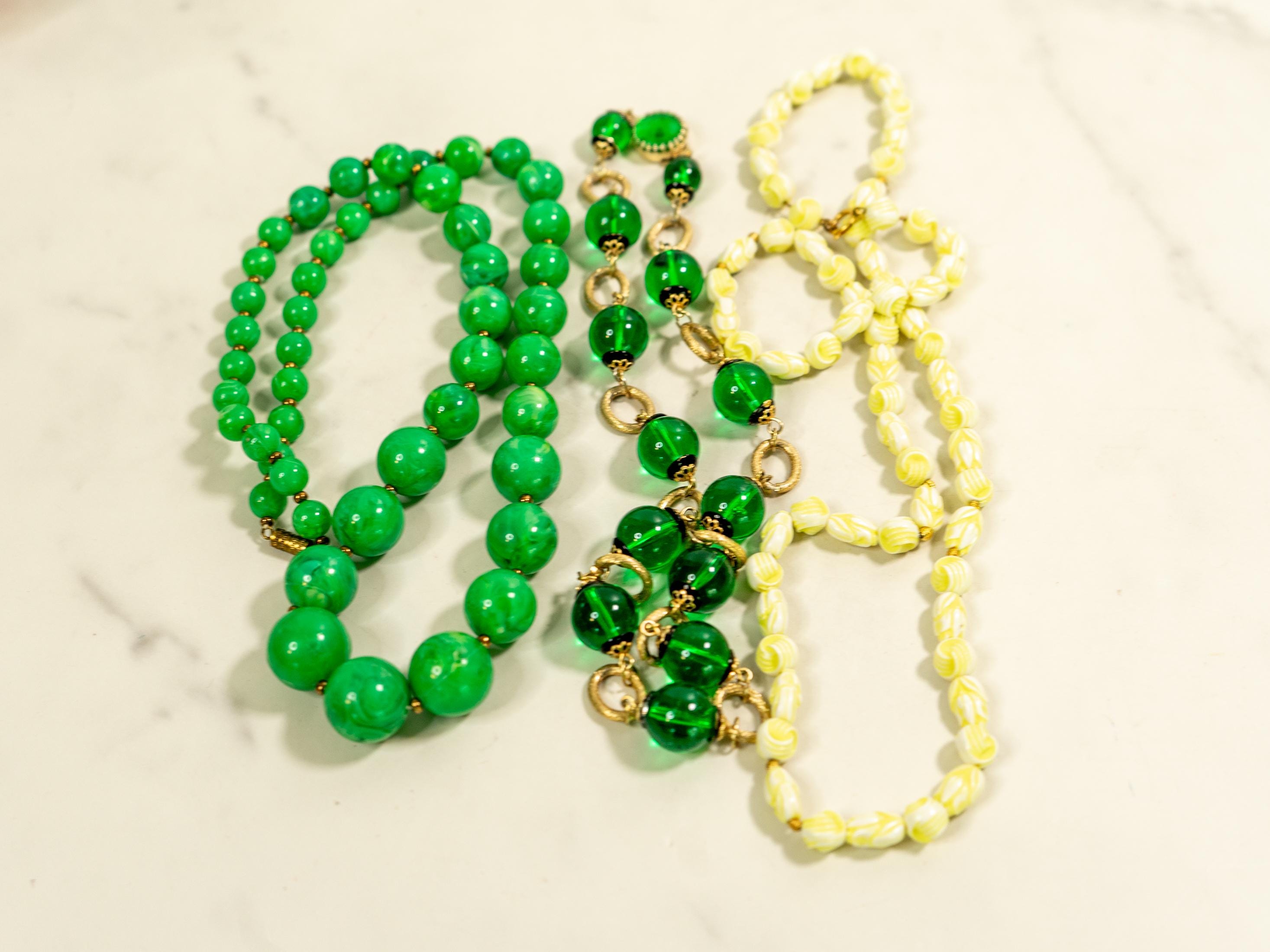 Grand Lot De Bijoux Fantaisie Vintage - Plusieurs Pièces De Brocante
