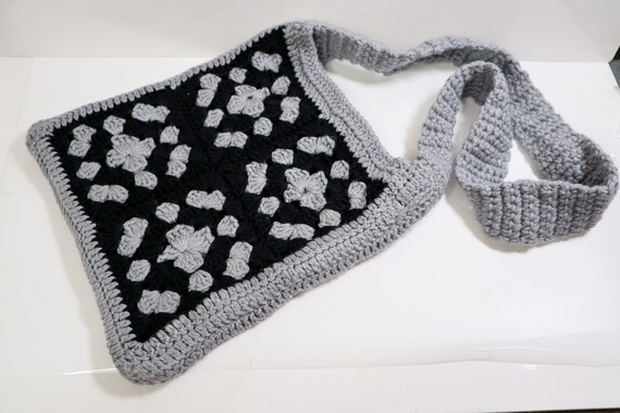 Vintage Crocheted Granny Square Tote Bag | Grey G… - image 4