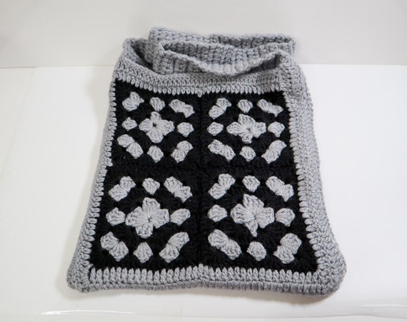 Vintage Crocheted Granny Square Tote Bag | Grey G… - image 6