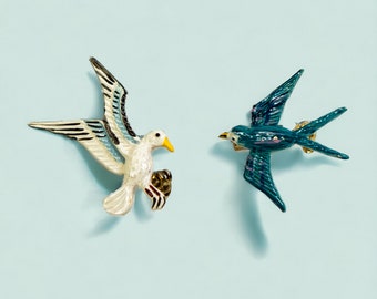 Epingles de dispersion oiseau peintes en émail vintage | Lot de broches mouette et merle bleu