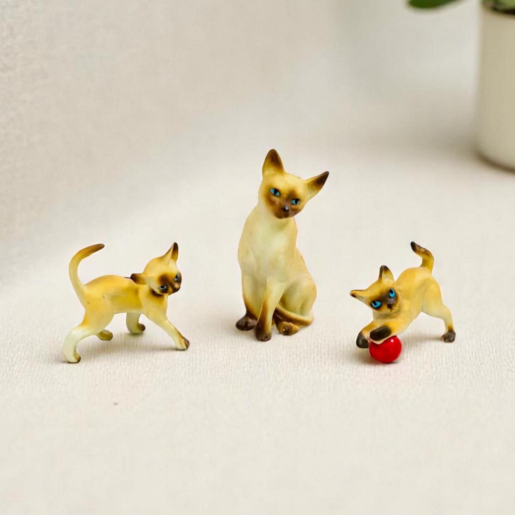 Trio De Chats Siamois En Porcelaine Vintage – Figurines Chat Et Chaton Miniatures