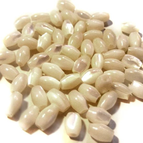 Vintage Mother of Pearl Shell Beads / 60 White Oval Mother of Pearl Beads 6mm / Jewelry Salvage