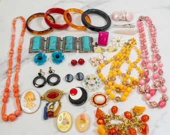 Lucite Plastic Resin Jewelry Lot | Vintage Retro Jewellery