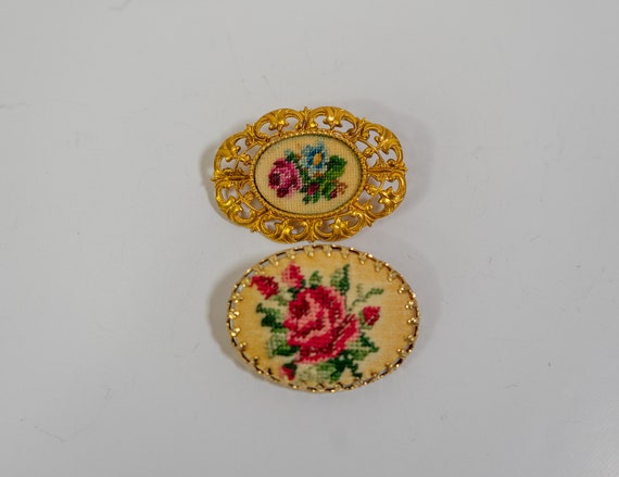 Vintage Needlepoint Flower Brooches | Hand Stitch… - image 5