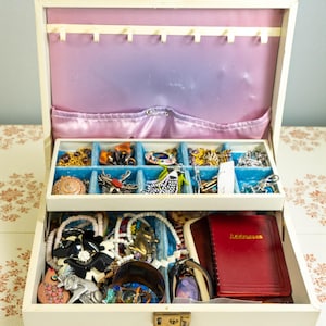 Vintage Jewelry Box Estate Lot – Mixed Fashion Jewelry & Accessories