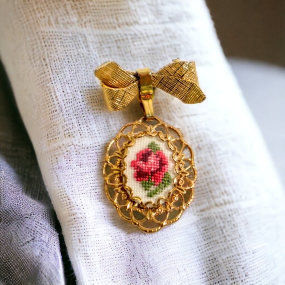 Needlepoint Rose Flower Pin | Vintage Gold Bow Ri… - image 1