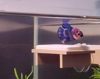 Betta Fish Hammock – Futon Style Aquarium Resting Shelf Perch, Suction Cup Mounted