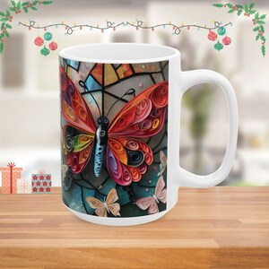 Gebrandschilderde vlindermok: artistiek koffiekopje, levendig ontwerp 15oz