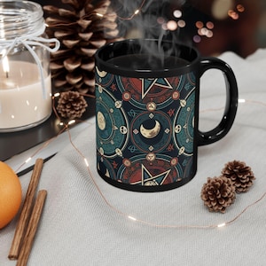 Mug symboles occultes carte astrologie cadeau wicca tasse ésotérique symboles alchimiques Tarot inspiré sorcellerie mystique cadeau païen décor céleste