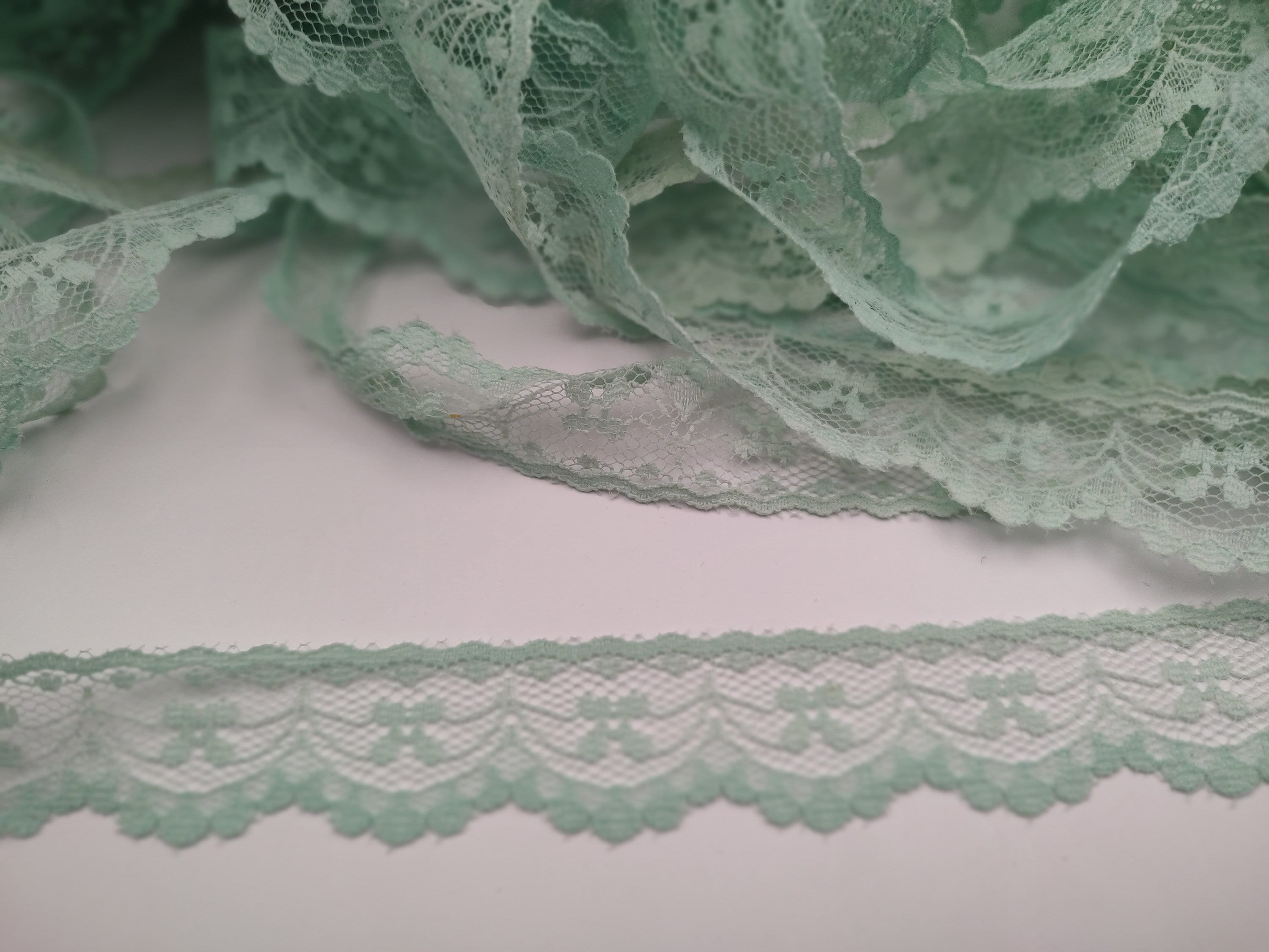 5 Yards Vintage Flat Lace - Mint Green - Scallop Lace - Wedding