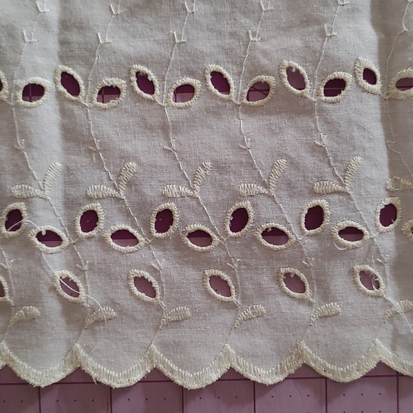 Vintage Eyelet - Extra Wide - 14 inches wide x 18 inches long  (560)