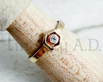 Sleek 14k Yellow Gold Ring, Hexagonal Geometric Top Bezel Set with a Round 0.04ct Diamond, Finger Size 6 3/4.