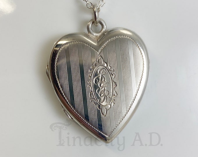 A Classic Vintage 1940's Era Heart Locket, Sterling Silver With Hand ...