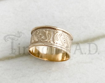 An Antique Edwardian Cigar Band, 9k Rosy-Yellow Gold with a Continuous Scroll Design, Circa 1900