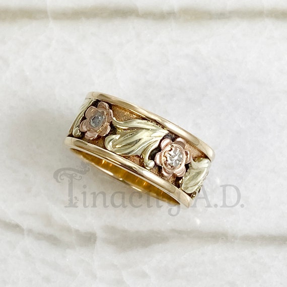 A Vintage Sweet and Whimsical 14k Band Featuring … - image 1