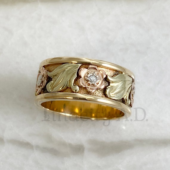 A Vintage Sweet and Whimsical 14k Band Featuring … - image 3