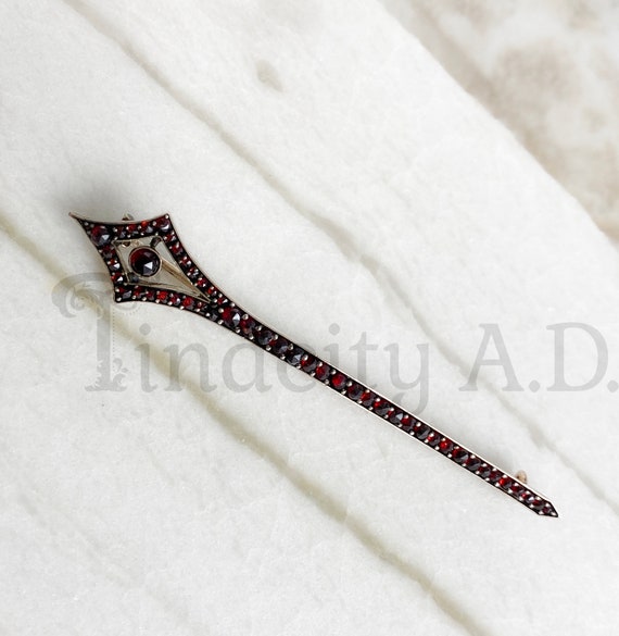 An Antique Victorian Pin-Brooch, Elongated Arrow S