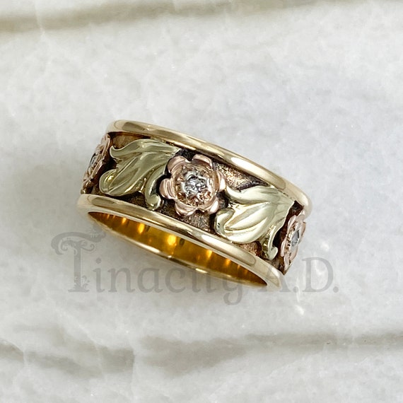 A Vintage Sweet and Whimsical 14k Band Featuring … - image 5
