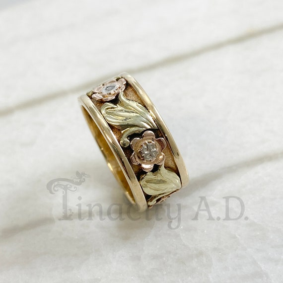 A Vintage Sweet and Whimsical 14k Band Featuring … - image 7