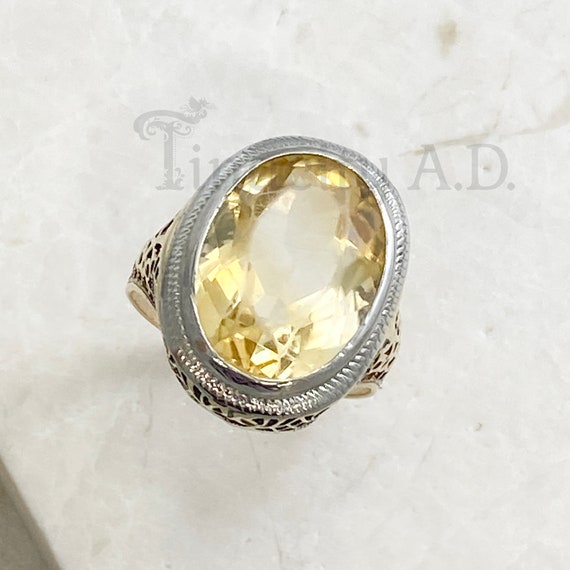 A Vintage Art Deco Filigree Ring with Large Oval … - image 6