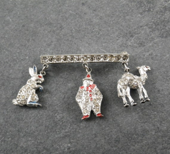 Incredible Vintage Circus Themed Bar Pin with Rab… - image 1