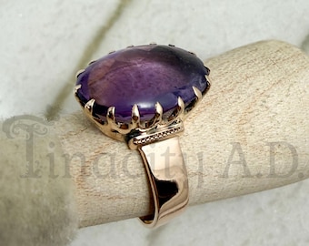 Antique 14k Yellow Gold Ring with Fancy Pronged Setting, Set with Oval Cabochon Top-Faceted Pavilion Amethyst, Size 7