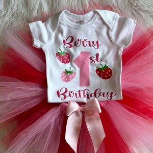 Conjunto de cumpleaños de fresa, conjunto de tutú de fresa para primer cumpleaños, camiseta de niña para primer cumpleaños, conjunto de fresa para primer cumpleaños, camiseta de cumpleaños para bebé niña imagen 7