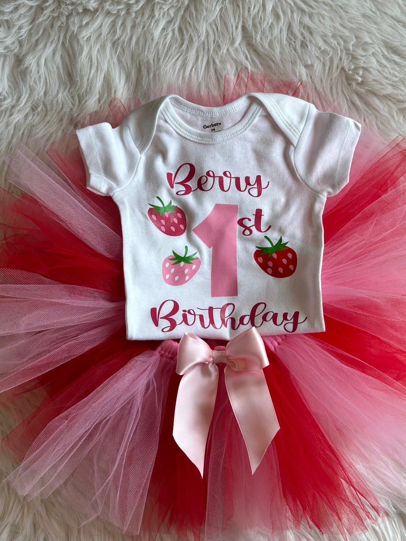Conjunto de cumpleaños de fresa, conjunto de tutú de fresa para primer cumpleaños, camiseta de niña para primer cumpleaños, conjunto de fresa para primer cumpleaños, camiseta de cumpleaños para bebé niña imagen 7