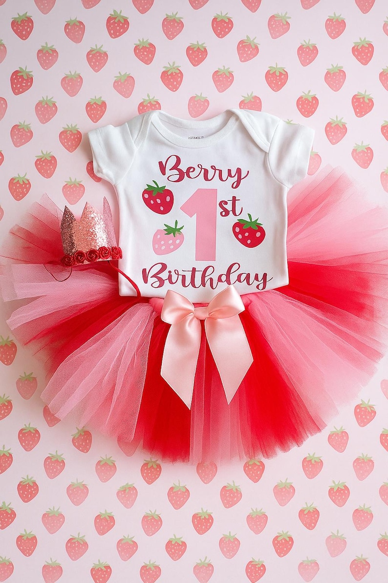 Conjunto de cumpleaños de fresa, conjunto de tutú de fresa para primer cumpleaños, camiseta de niña para primer cumpleaños, conjunto de fresa para primer cumpleaños, camiseta de cumpleaños para bebé niña imagen 1