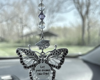 Regalo de graduación 2026 o 2025 para ella: dije para auto, dijes de mariposa y "Deja que tus sueños vuelen", cristal de piedra natal, dormitorio de preparatoria o universidad.