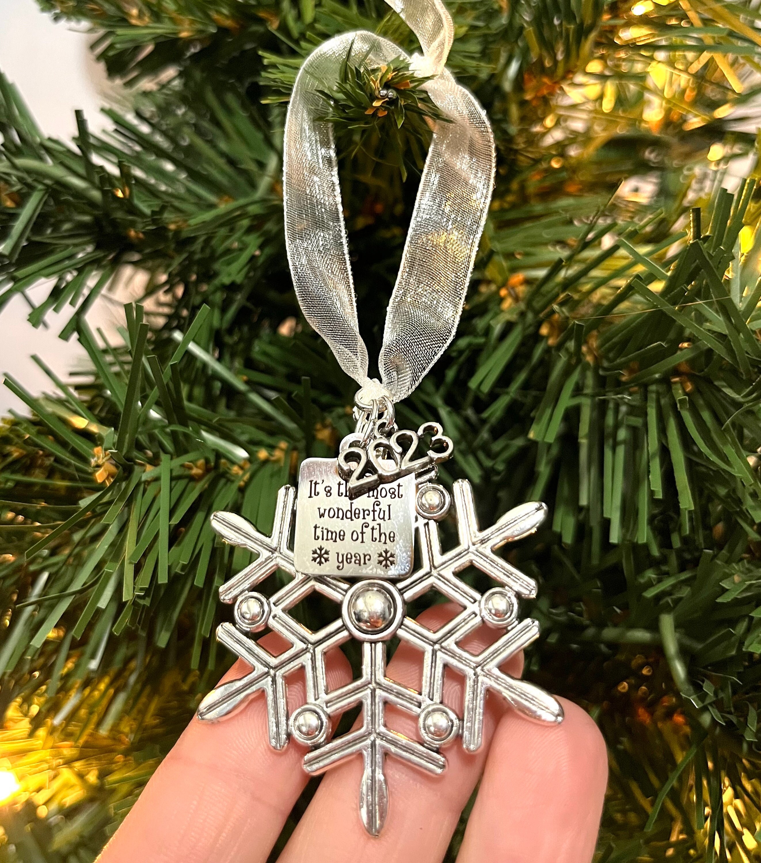 Mardi Gras Silver Snowflakes Christmas Ornaments 4 Pcs, Christmas Tree  Hanging Decorations for Holiday and Party