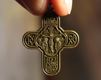Zeitgenössische Kreuzhalskette Herren, Großer Jesus Kreuz Anhänger mit Jesus Christus. Christlicher Kreuz Anhänger. Kruzifix Halskette.