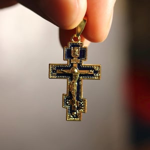 Orthodoxe kruisketting, grote Jezuskruishanger met Jezus Christus, christelijke kruishanger, kruisbeeldketting.