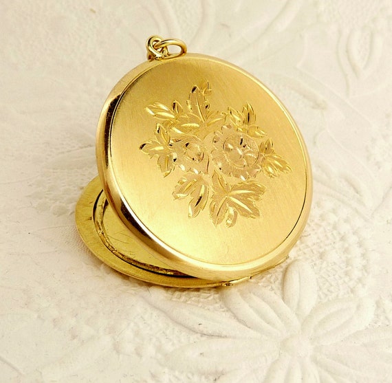 Lrg Vintage 14K Gold Locket Pendant Etched Floral… - image 8