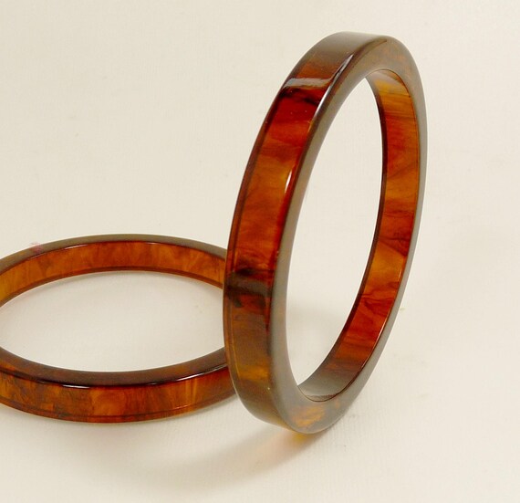 Pair Root Beer Bakelite Bangle Bracelets Vintage … - image 4