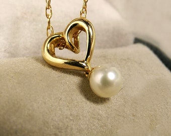 14K Gold & Pearl Floating Heart Pendant Necklace Vintage Jewelry