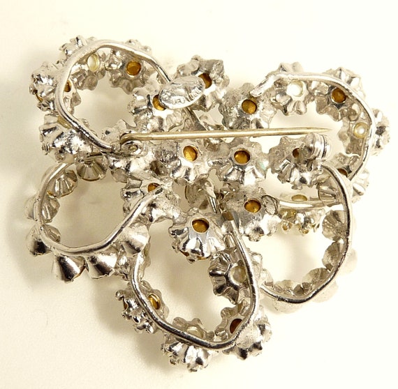 Signed Schreiner NY Rhinestone & Faux Pearl Brooch - image 8