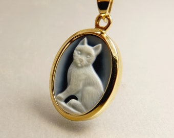 14K Gold Blue Agate Cat Cameo Pendant Necklace