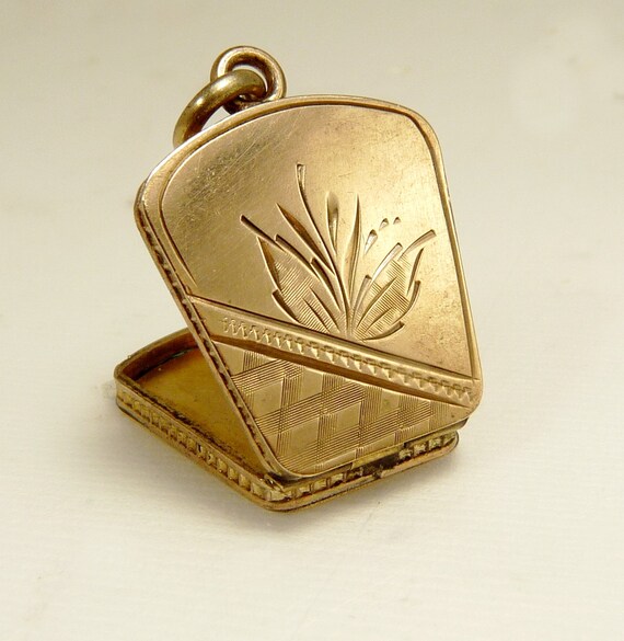 Antique Gold Filled Locket Pendant Aesthetic Peri… - image 6