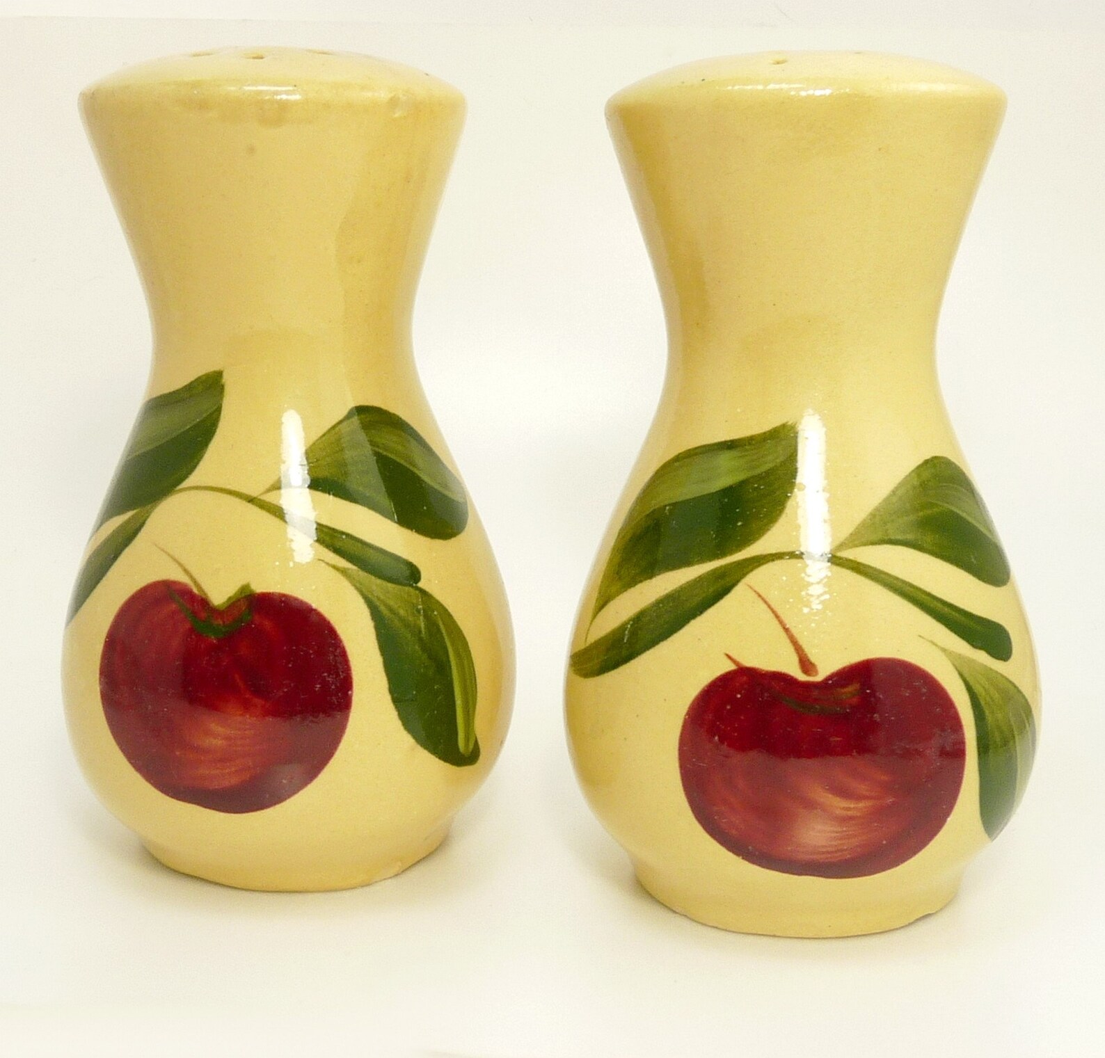 1950s Watt Pottery Apple Salt & Pepper Shakers Hourglass Etsy