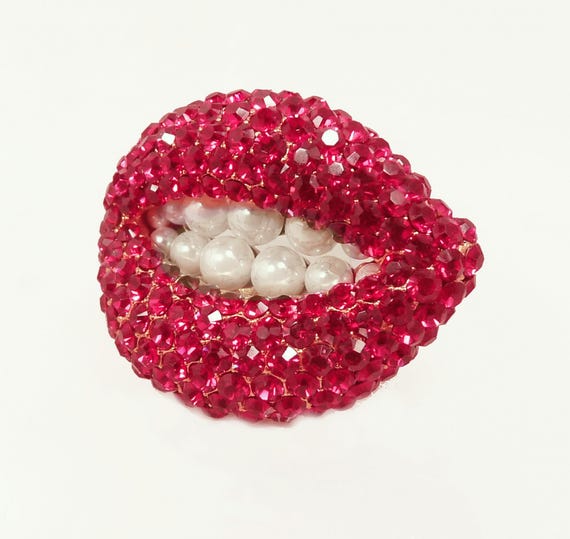 Salvador Dali - Joies Ruby Rhinestone Lips Brooch