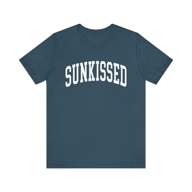Sunkissed Ladies Vacation Tee, Koszulka Summer Vibes dla miłośników plaży, Luźny, obszerny damski T-shirt na prezent dla niej, Koszulka z grafiką Ocean Coastal zdjęcie 9