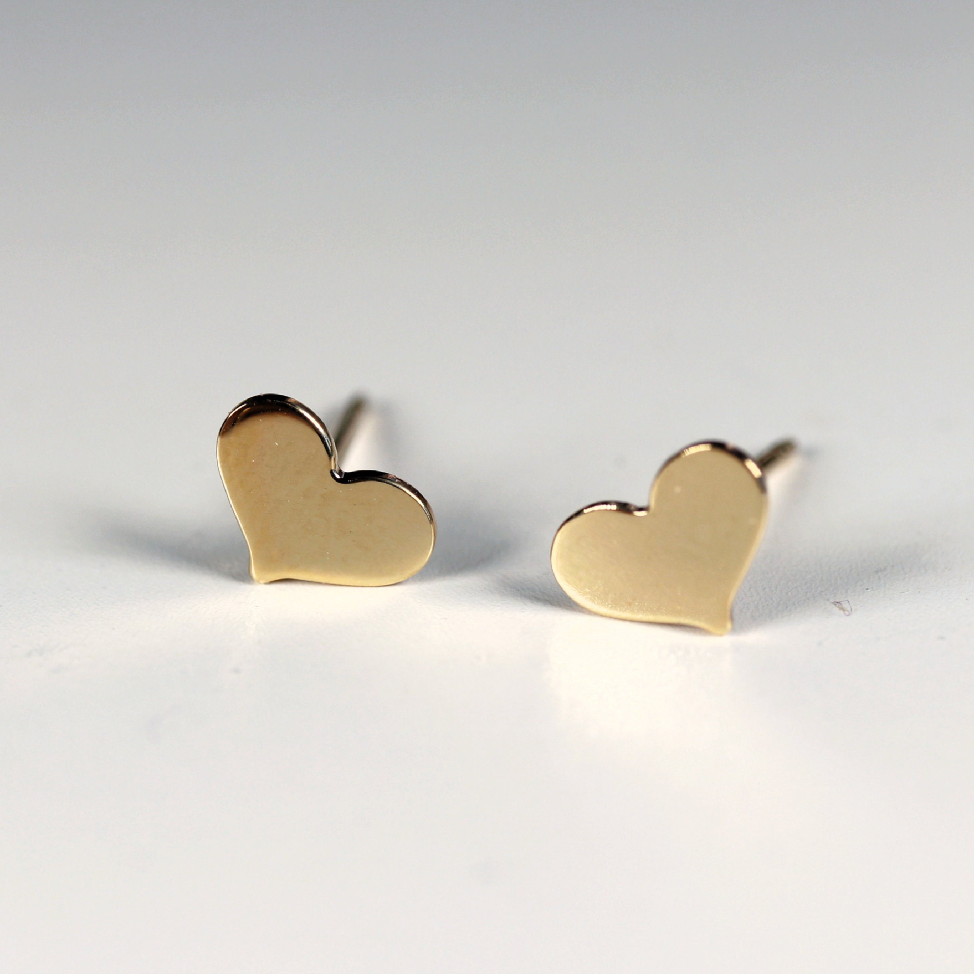 ピアス Mini Melting Heart Earring (Gold) Melting Heart Earrings – Written by Forest