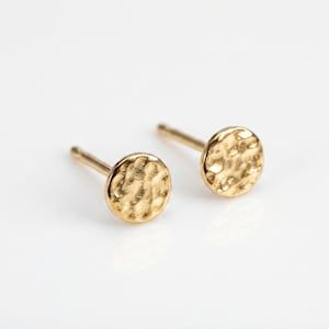 Hammered Gold Stud Earrings, 14k Solid Gold Disc Earrings, 6.5mm Small Gold Earrings, Minimalist Earrings, Everyday Earrings, Simple Studs