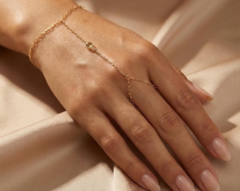 Dainty Gold Slave Bracelet, Peridot Hand Chain Bracelet, Pear Peridot Hand Ring, Gold Handlet Bracelet, Gemstone Hand Chain, Gift for Her