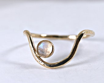 Moonstone Ring Gold Filled, Gold Arc Ring, June Birthstone Ring, Moonstone Stacking Ring, Hammered Gold Ring, Stackable Gemstone Ring