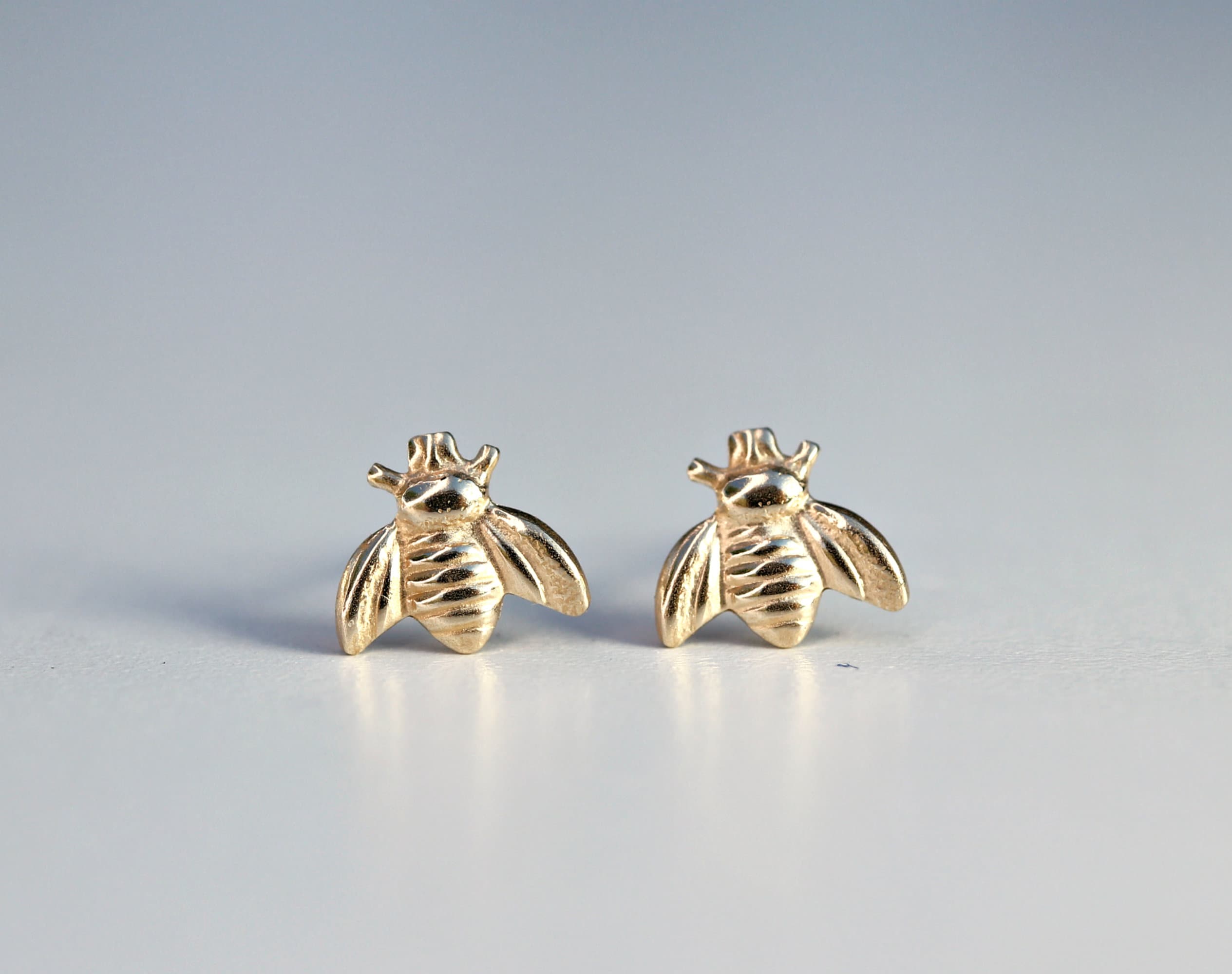 Bee Stud Earrings 14k Gold Honey Bee Earrings Minimalist - Etsy